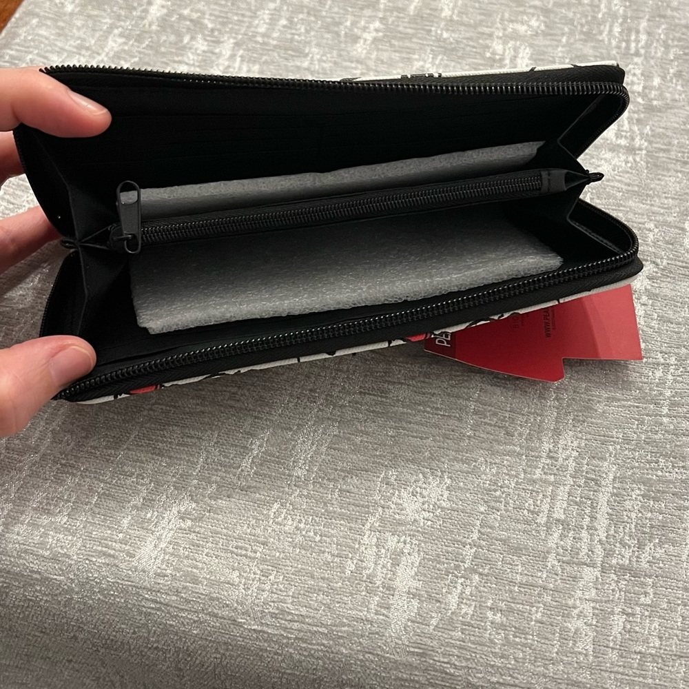 Peanuts Snoopy Zip Around Wallet - Picture 5 of 6